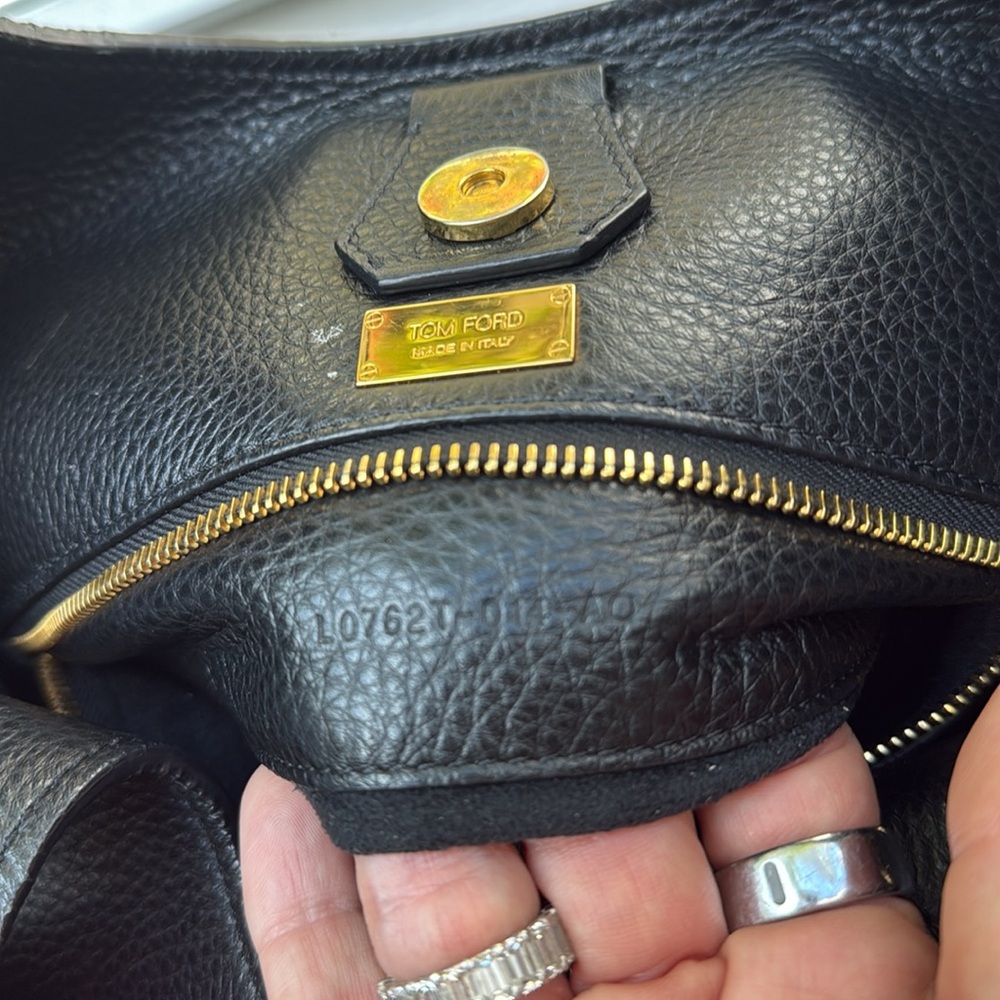 TOM FORD Elegant Black Leather Handbag - Picture 14 of 14